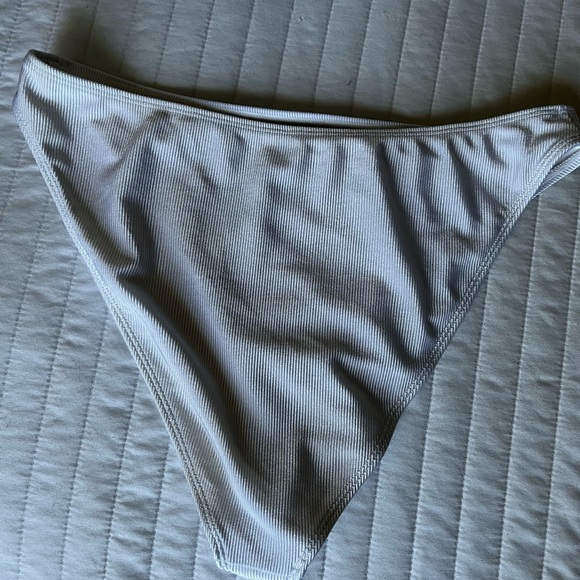 Tularosa white ribbed bikini revolve medium / small - Picture 4 of 12